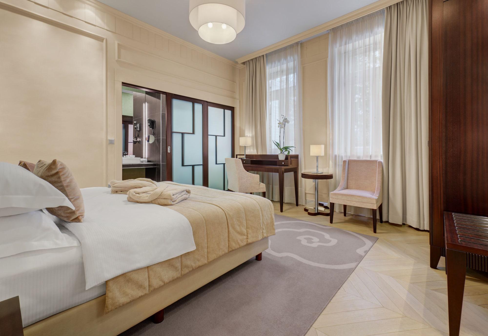 Hotel Aleksander Medical & Spa โรกัชกา สลาทินา ภายนอก รูปภาพ
