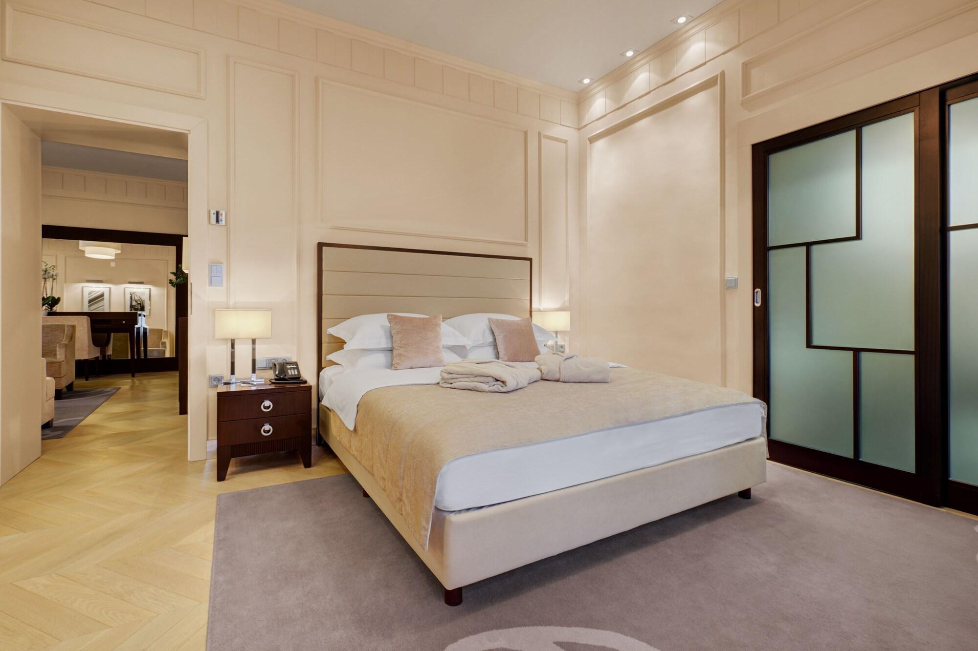 Hotel Aleksander Medical & Spa โรกัชกา สลาทินา ภายนอก รูปภาพ