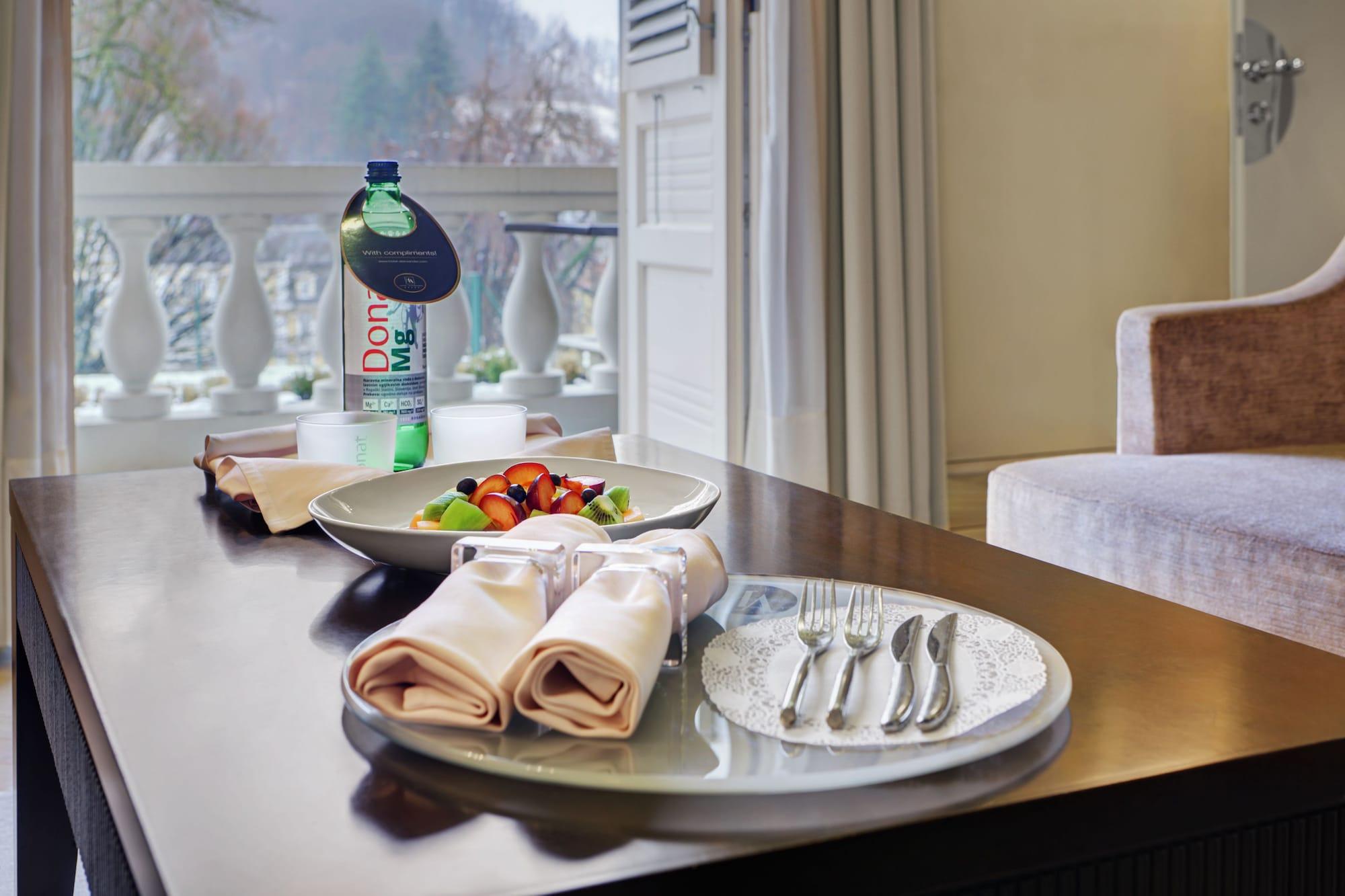 Hotel Aleksander Medical & Spa โรกัชกา สลาทินา ภายนอก รูปภาพ